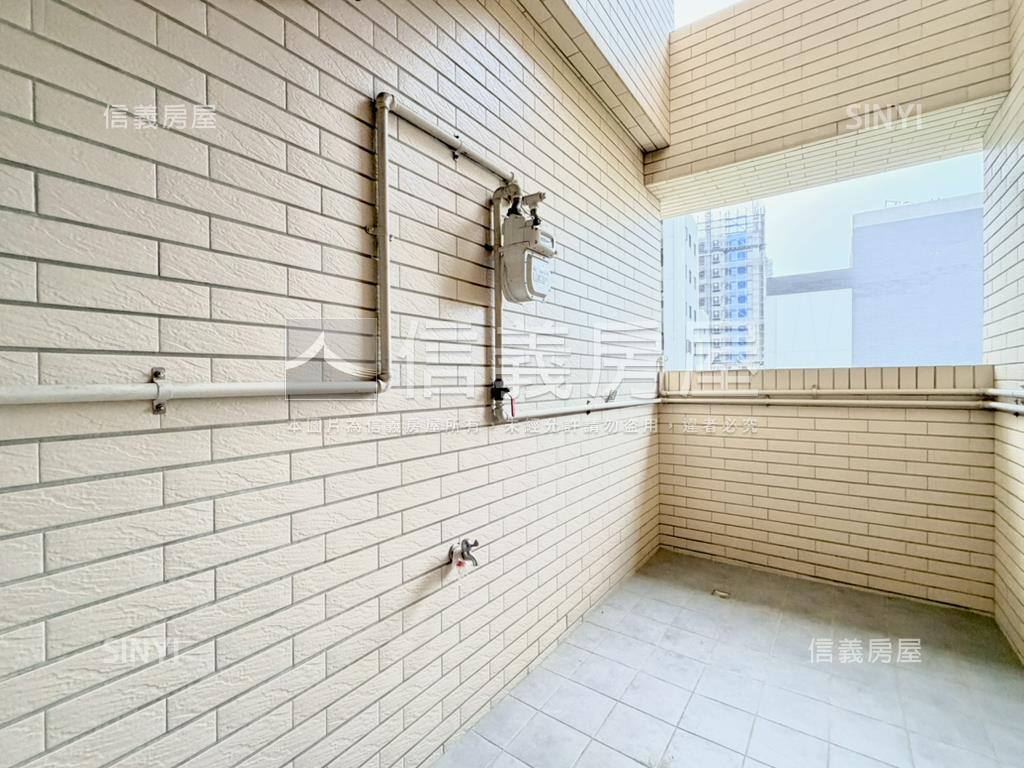 新市Ａ平方景觀大兩房平車房屋室內格局與周邊環境