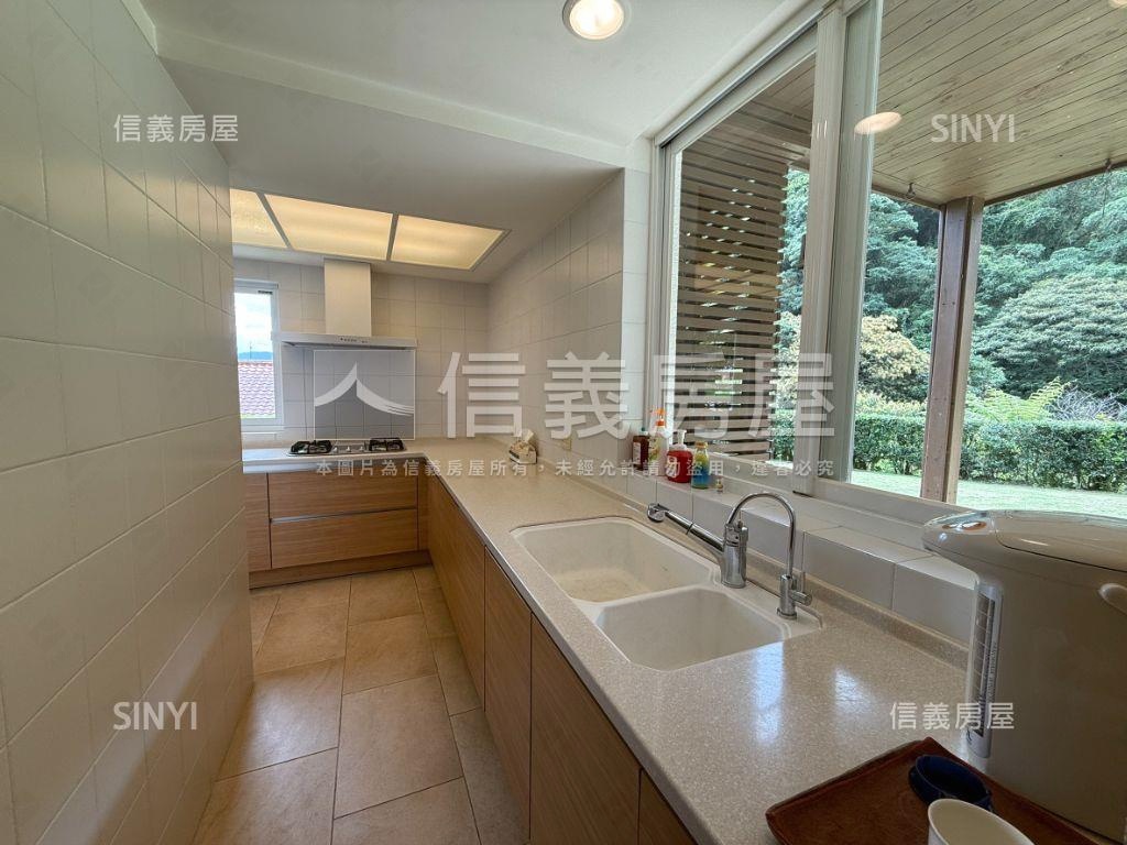 大台北華城獨棟庭院別墅房屋室內格局與周邊環境