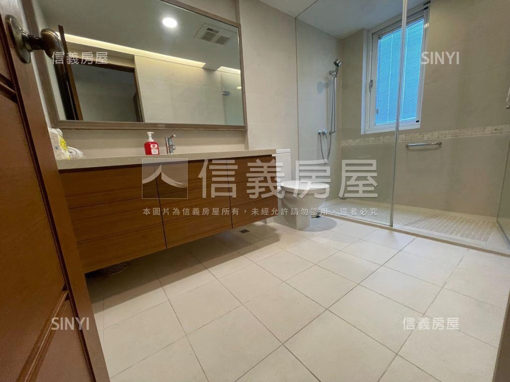 大台北華城獨棟庭院別墅房屋室內格局與周邊環境