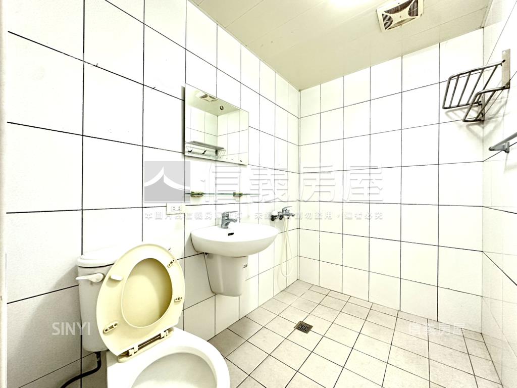 ☆三民公園邊間精美二樓房屋室內格局與周邊環境