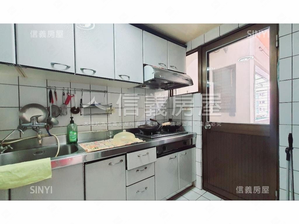 南港花園高樓１０１山景居房屋室內格局與周邊環境