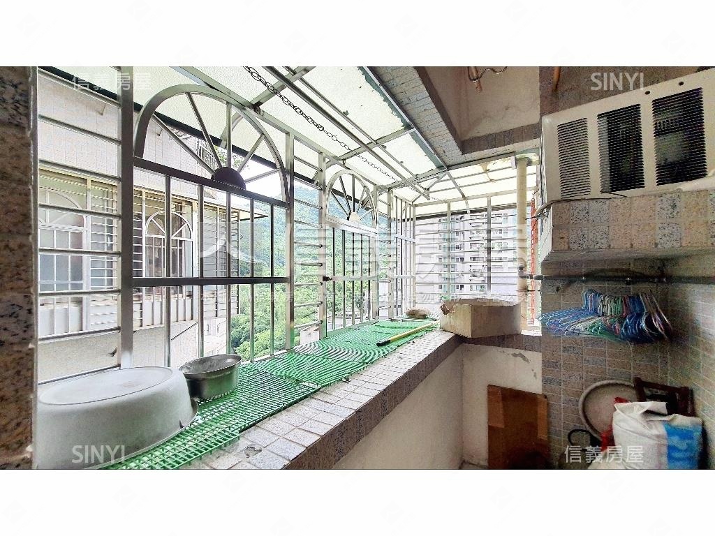 南港花園高樓１０１山景居房屋室內格局與周邊環境