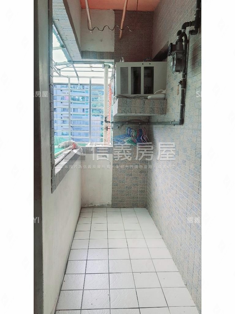 南港花園高樓１０１山景居房屋室內格局與周邊環境