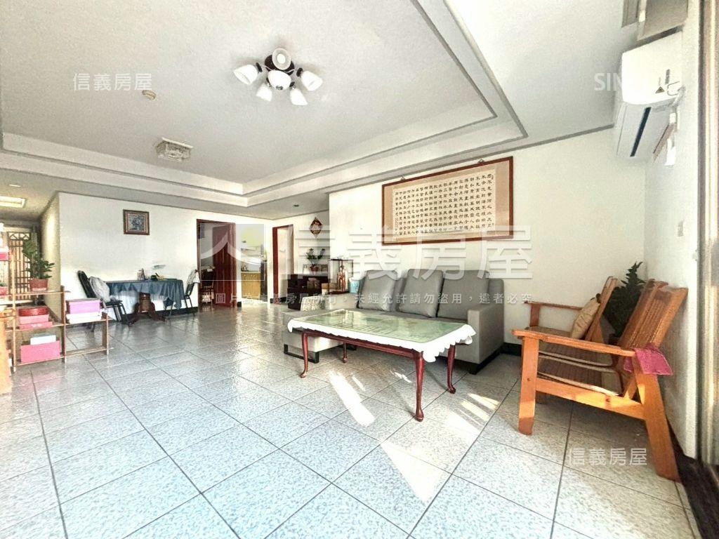 少釋出屋況好｜三房有車位房屋室內格局與周邊環境