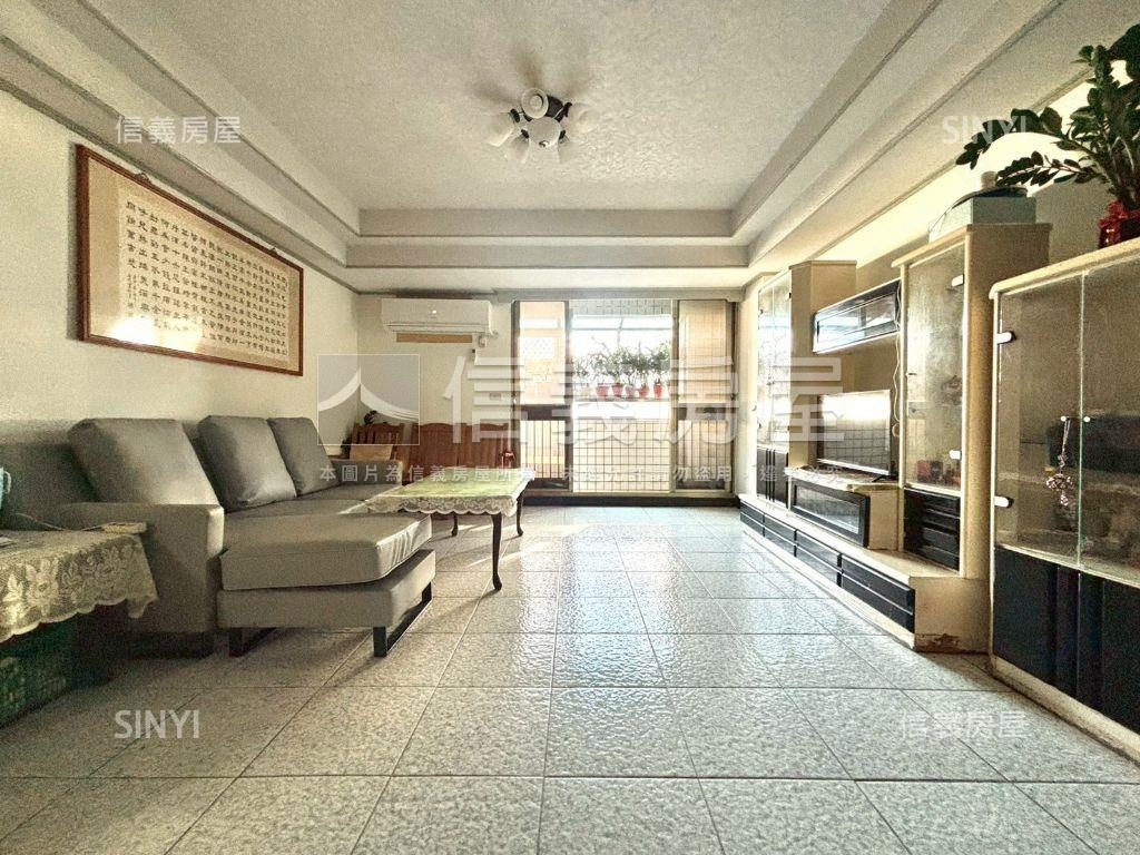 少釋出屋況好｜三房有車位房屋室內格局與周邊環境