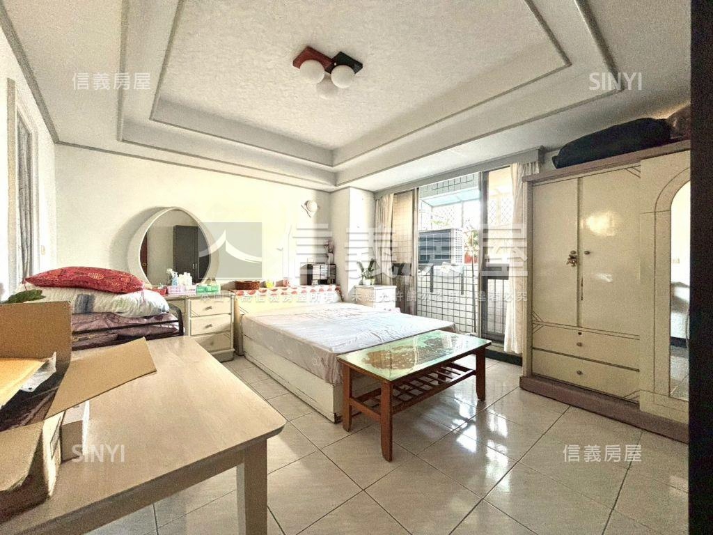 少釋出屋況好｜三房有車位房屋室內格局與周邊環境