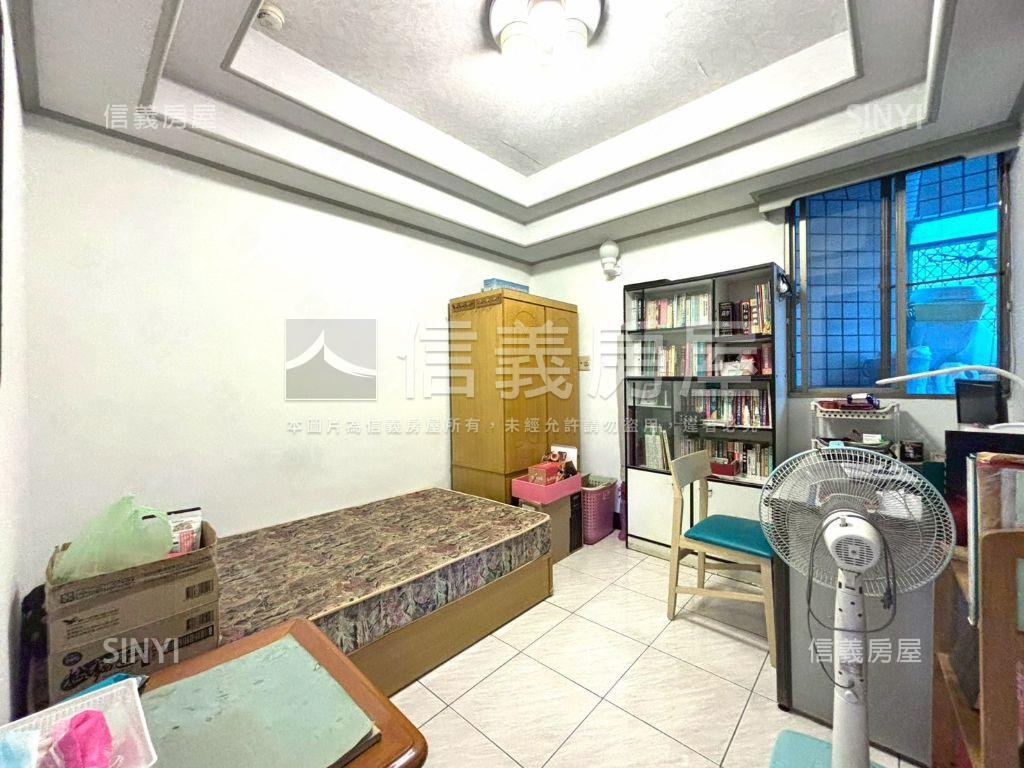 少釋出屋況好｜三房有車位房屋室內格局與周邊環境
