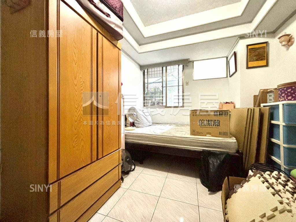 少釋出屋況好｜三房有車位房屋室內格局與周邊環境