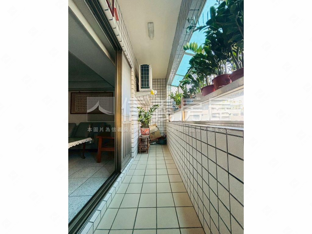 少釋出屋況好｜三房有車位房屋室內格局與周邊環境