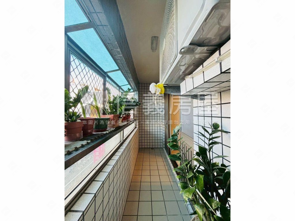 少釋出屋況好｜三房有車位房屋室內格局與周邊環境