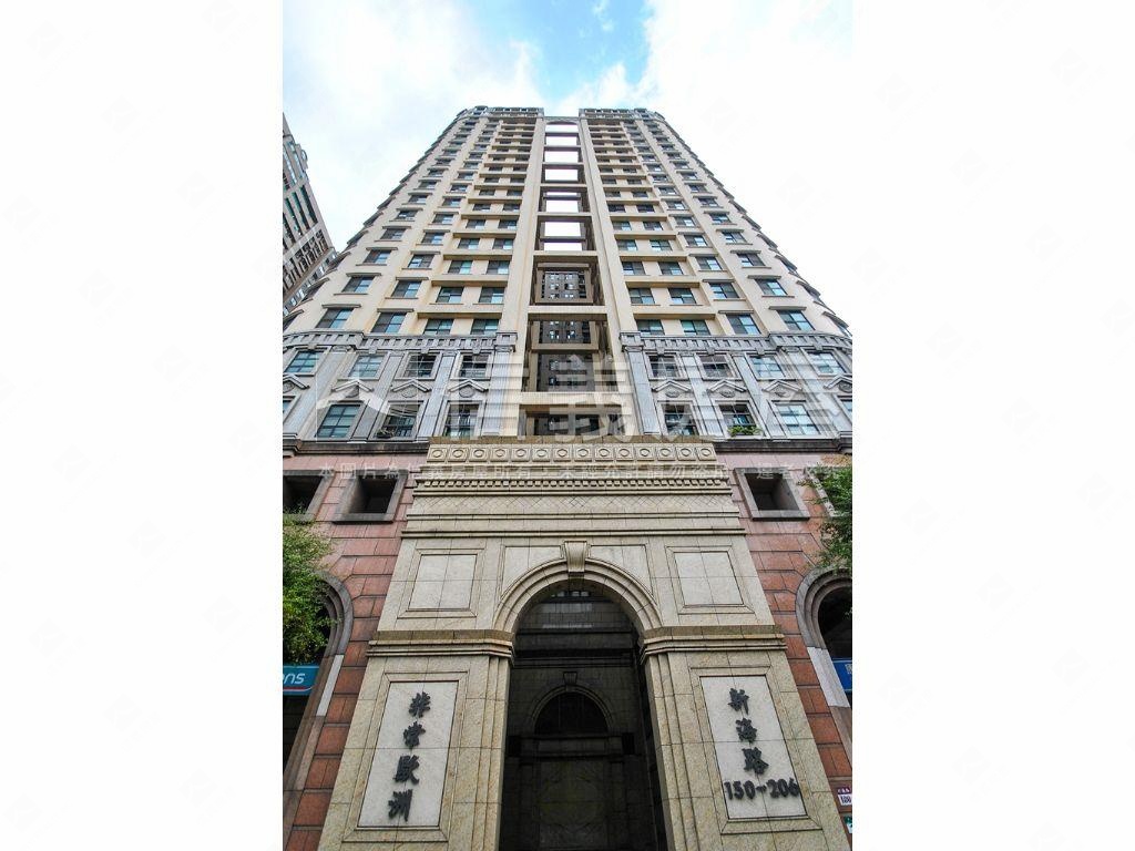 非常歐洲車位誠意出售房屋室內格局與周邊環境