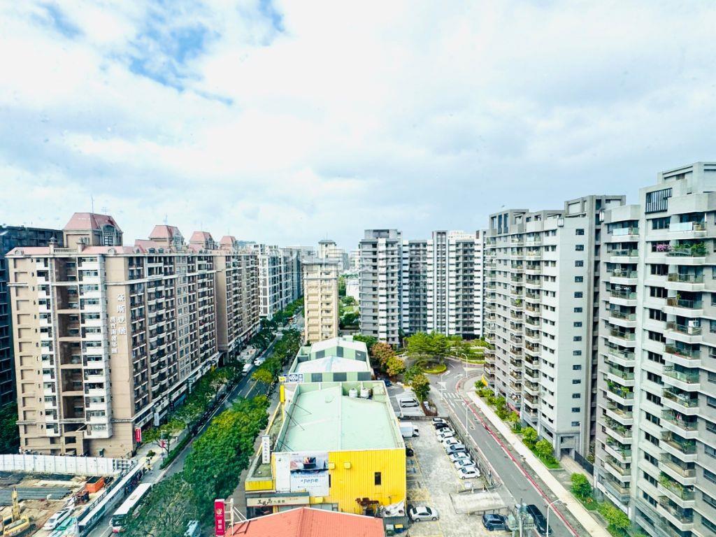 歡喜自在四房車位房屋室內格局與周邊環境