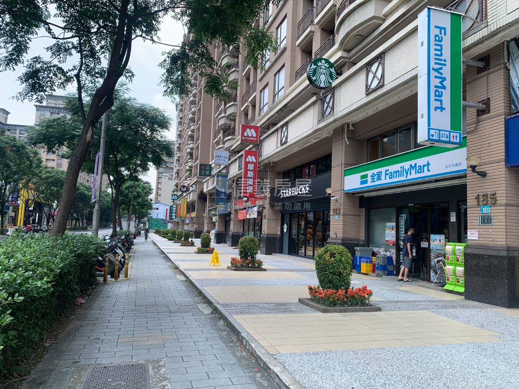 歡喜自在四房車位房屋室內格局與周邊環境