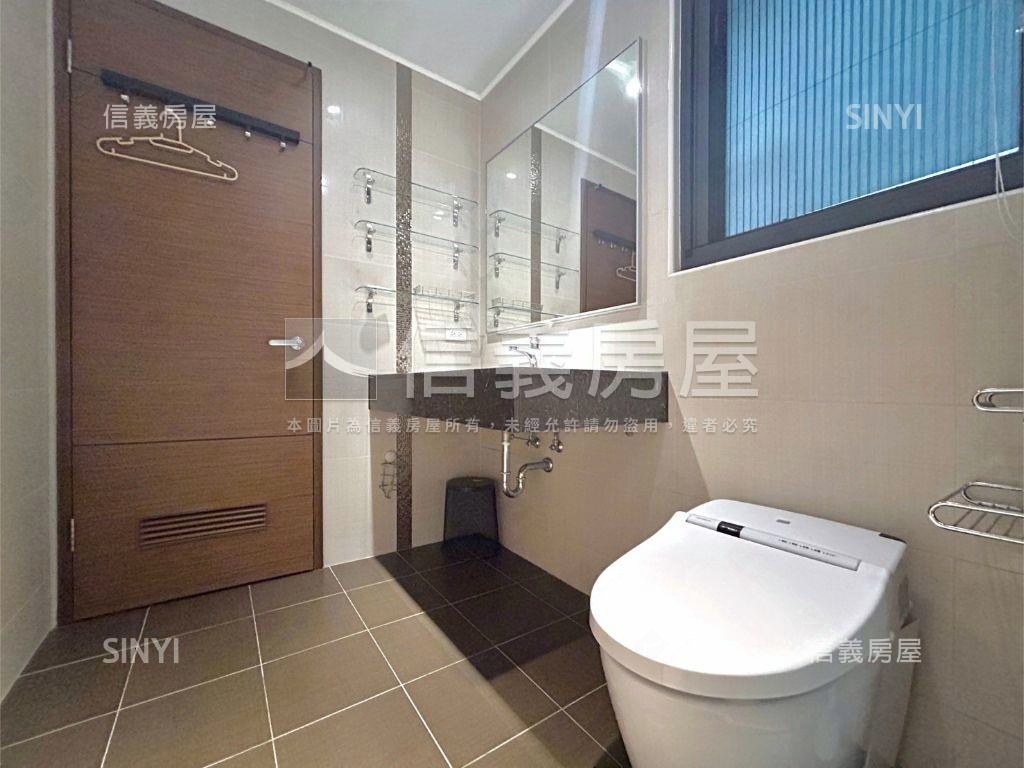 清水模木質四房無棟距視野房屋室內格局與周邊環境