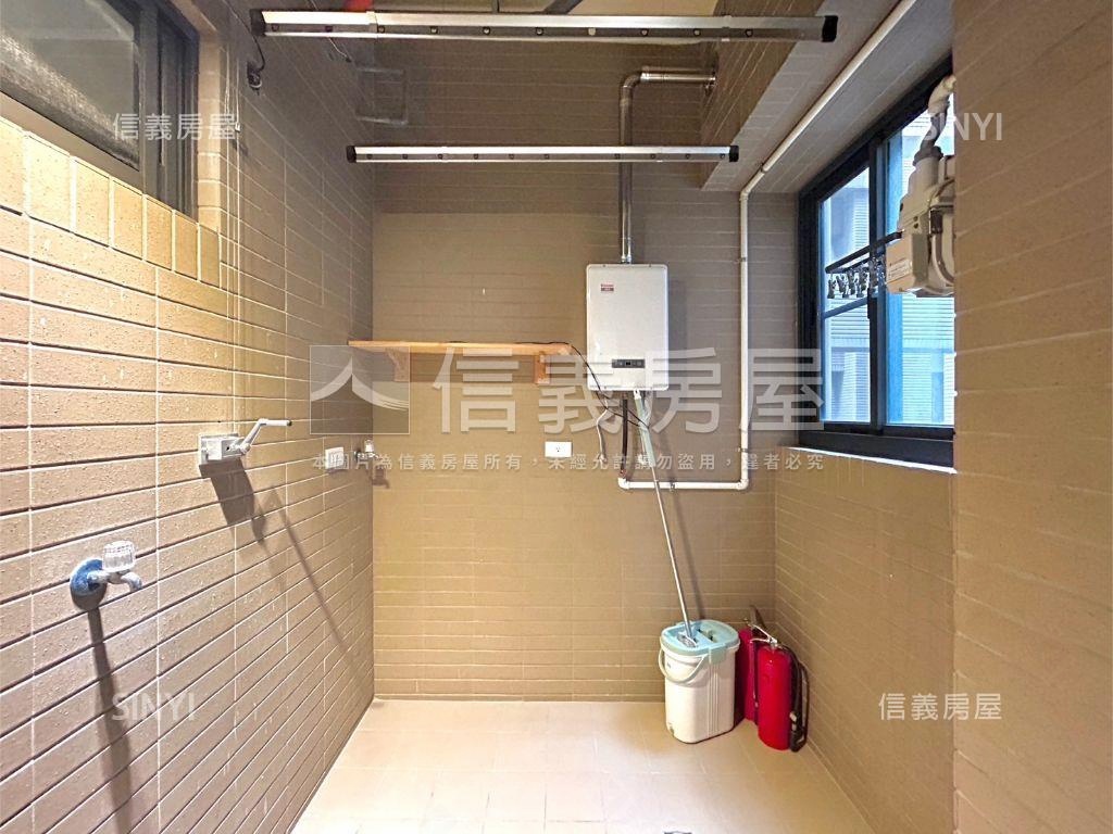 清水模木質四房無棟距視野房屋室內格局與周邊環境