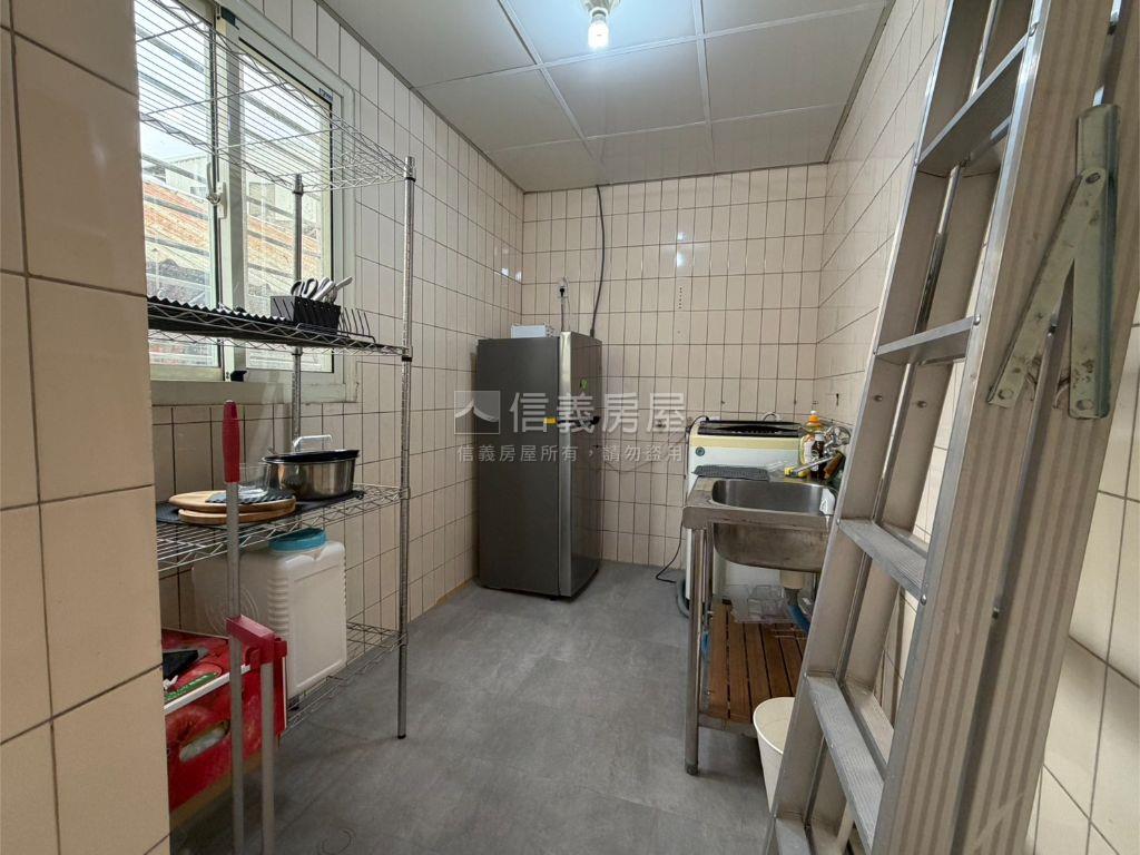 近一中一樓公寓美裝潢房屋室內格局與周邊環境