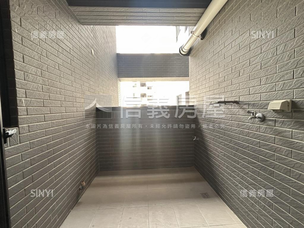 商六十良勳高樓景觀美宅房屋室內格局與周邊環境