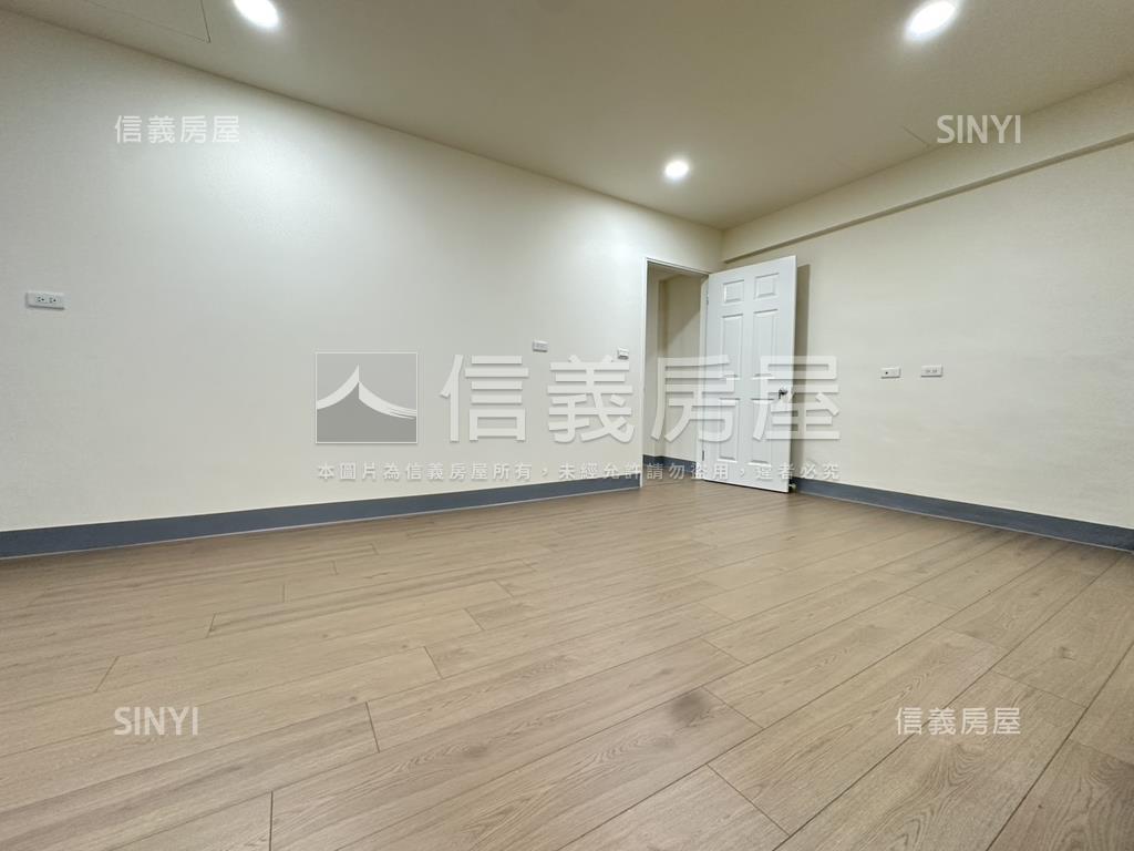 大里軟體園區旁臨路透天房屋室內格局與周邊環境