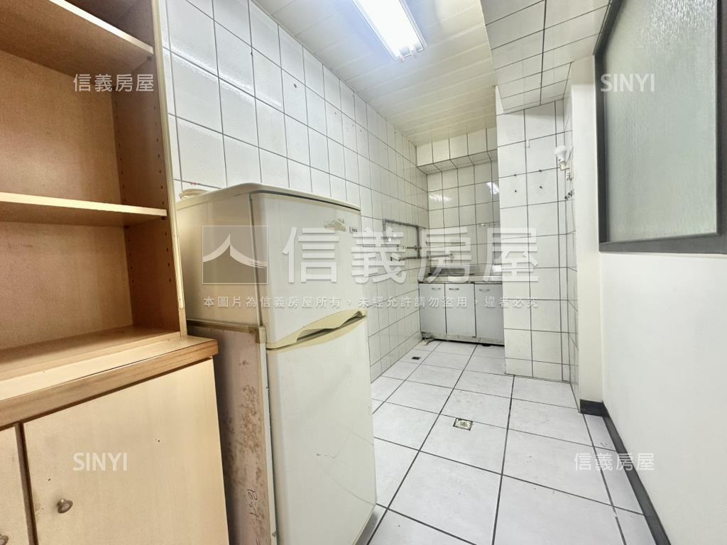最愛★低總價南都大樓房屋室內格局與周邊環境