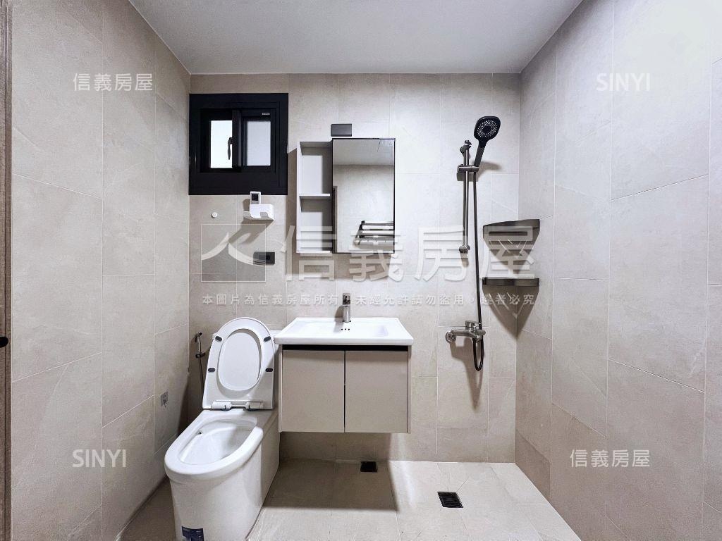 美術館新穎裝潢兩房平車房屋室內格局與周邊環境