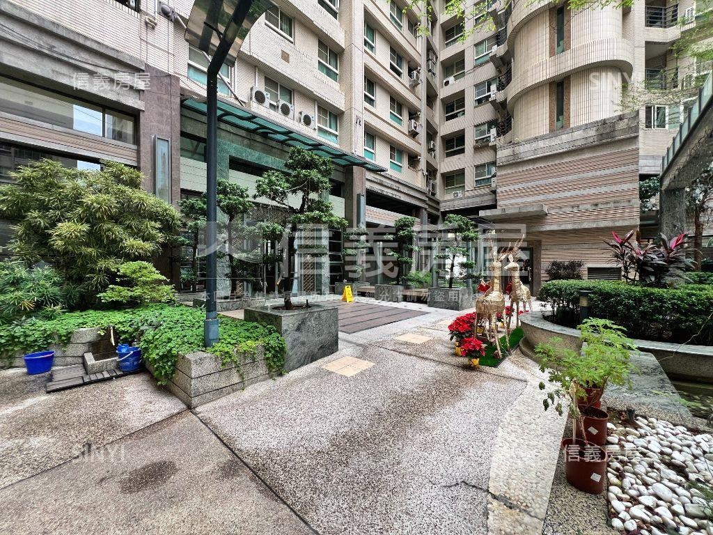 美術館新穎裝潢兩房平車房屋室內格局與周邊環境