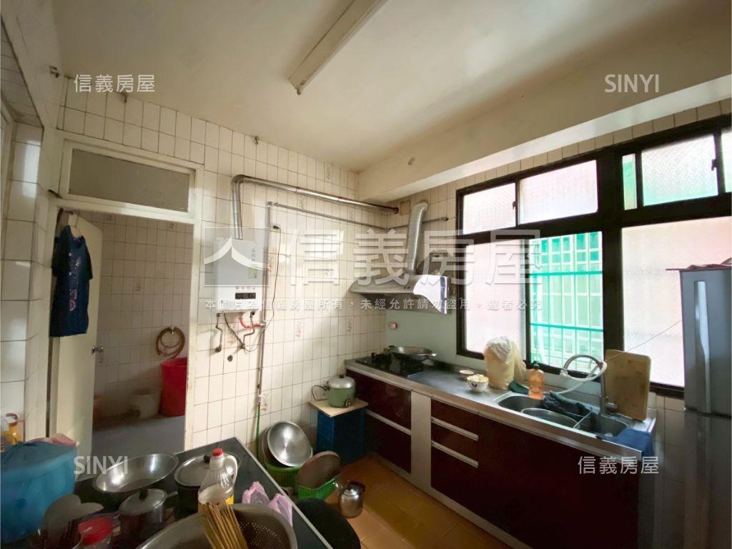 食品路傳家臨路透店房屋室內格局與周邊環境