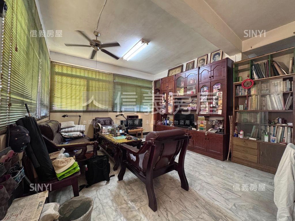 青島路角間歐式別墅房屋室內格局與周邊環境