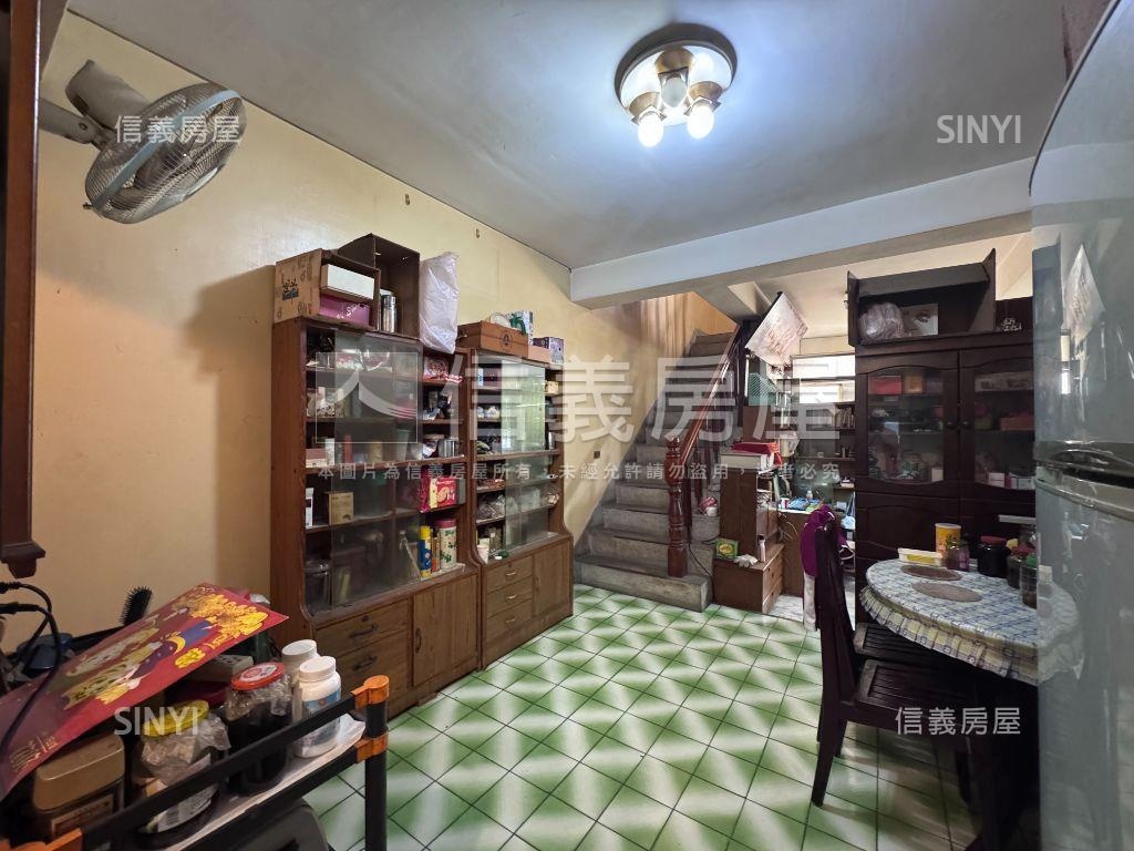 青島路角間歐式別墅房屋室內格局與周邊環境