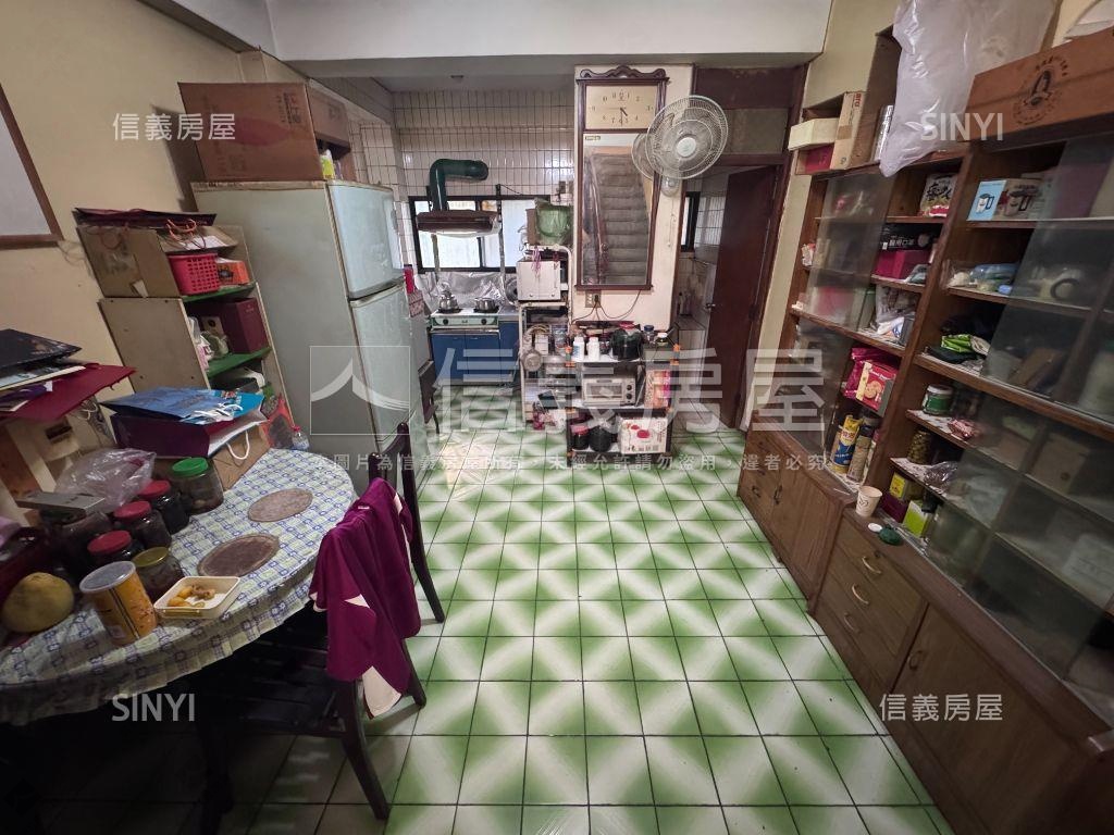 青島路角間歐式別墅房屋室內格局與周邊環境