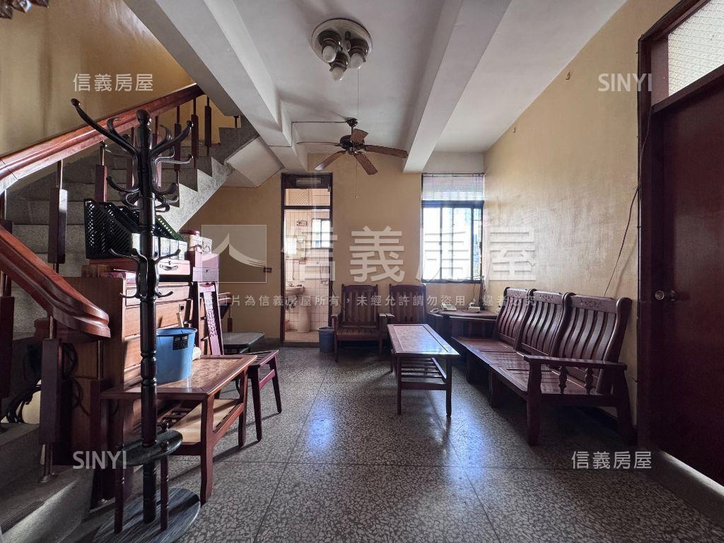 青島路角間歐式別墅房屋室內格局與周邊環境