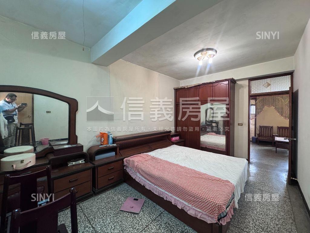 青島路角間歐式別墅房屋室內格局與周邊環境