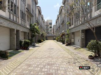 真！湖美臨近公園車墅