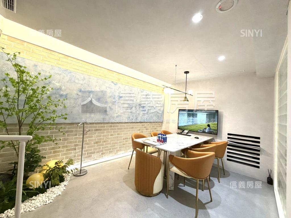 捷運ＡＩＴ稀有面寬店面房屋室內格局與周邊環境