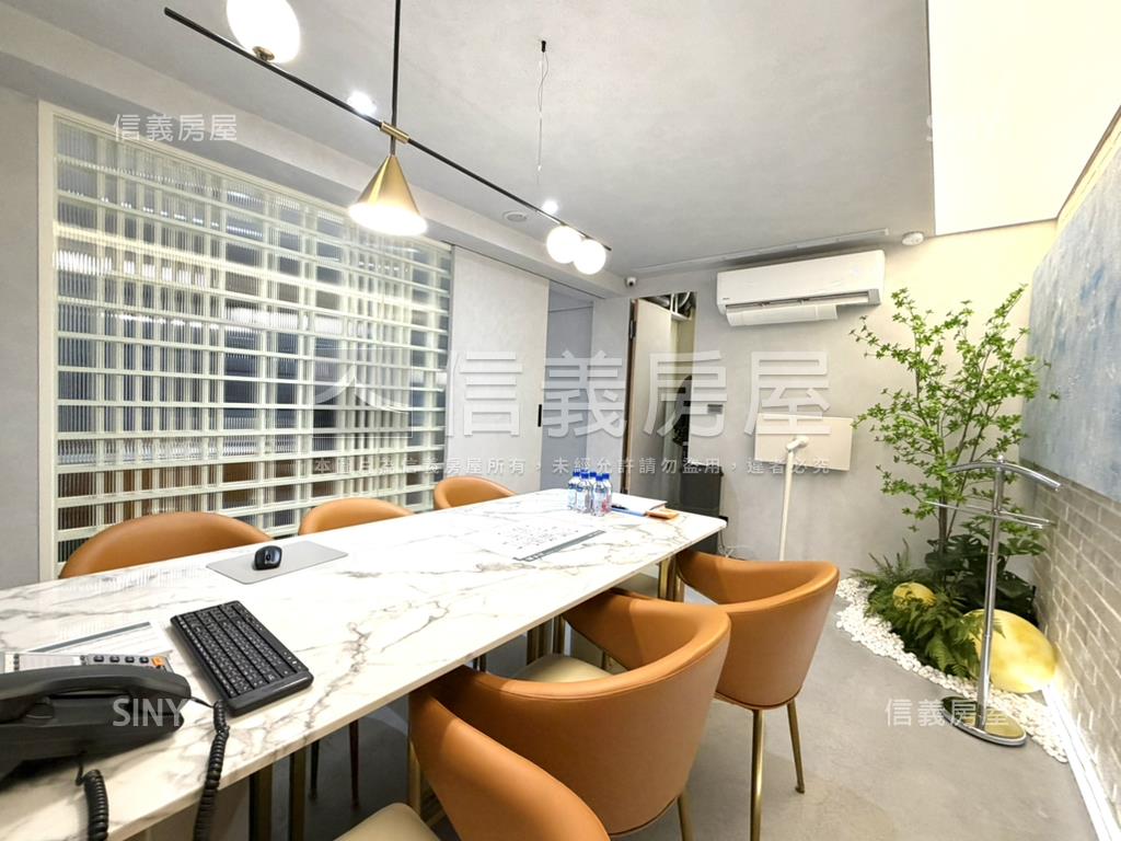 捷運ＡＩＴ稀有面寬店面房屋室內格局與周邊環境