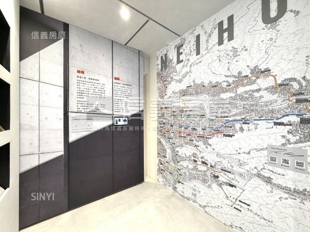 捷運ＡＩＴ稀有面寬店面房屋室內格局與周邊環境