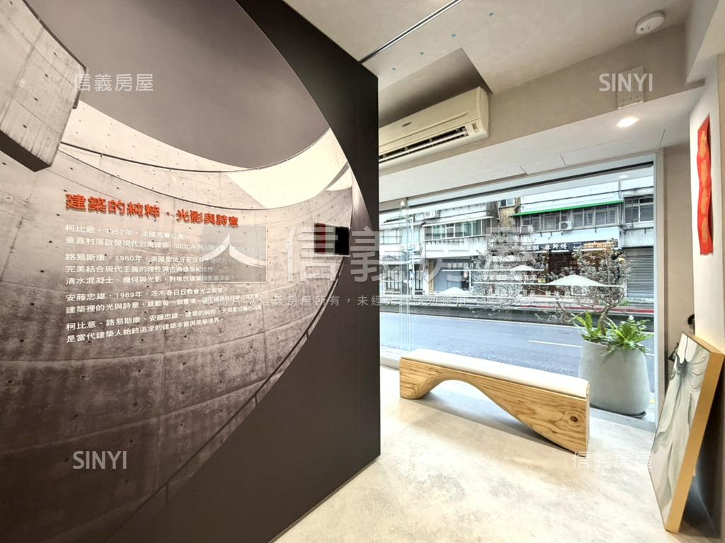捷運ＡＩＴ稀有面寬店面房屋室內格局與周邊環境