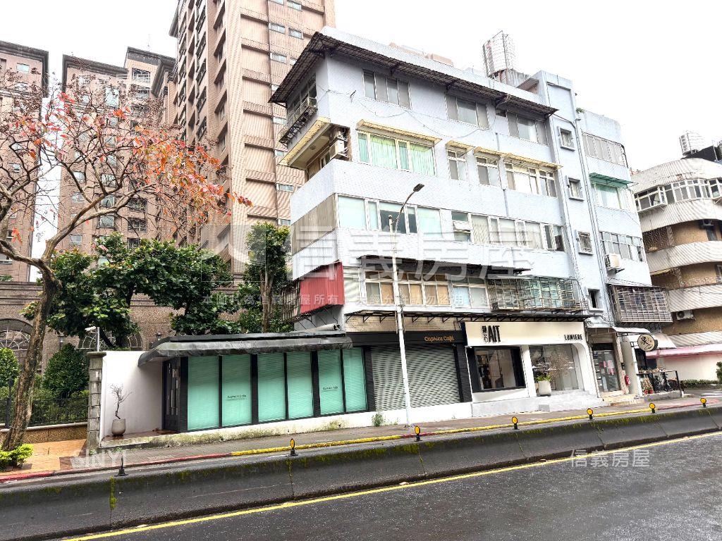 捷運ＡＩＴ稀有面寬店面房屋室內格局與周邊環境