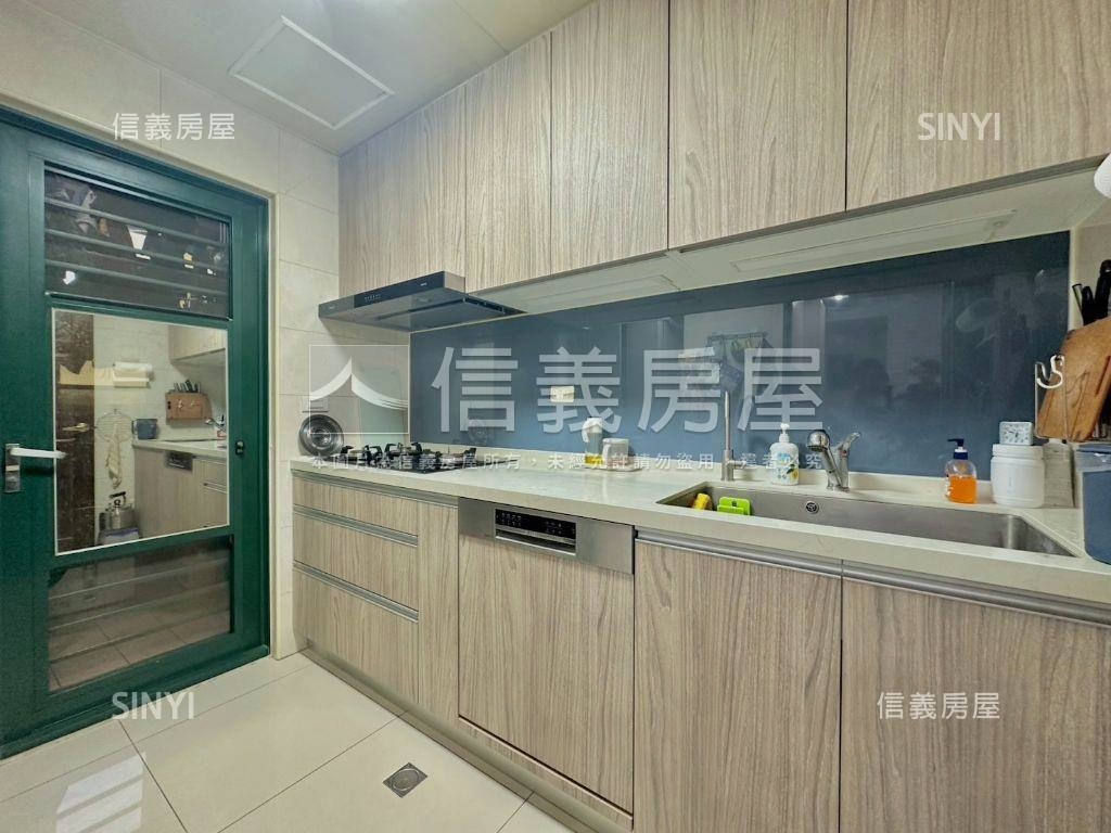 稀有釋出文化溱邸房屋室內格局與周邊環境