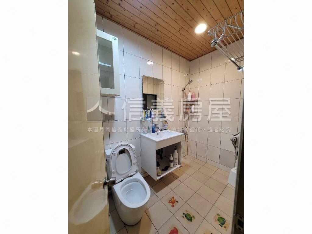 漢口商圈門前停車透天房屋室內格局與周邊環境