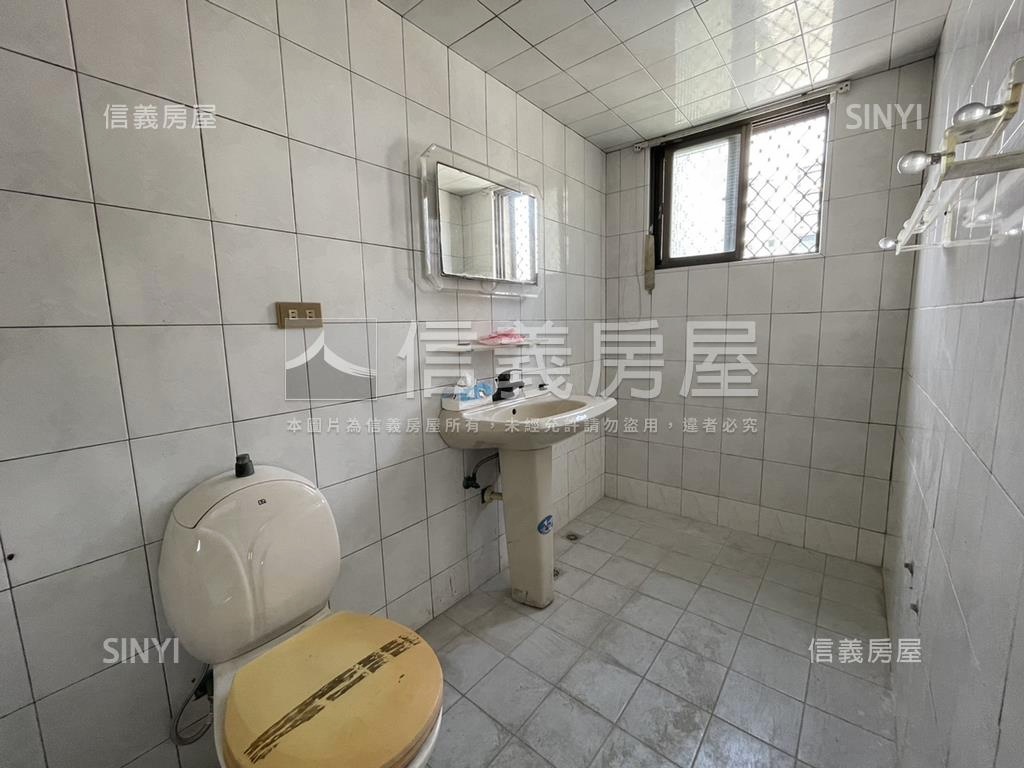 三多正路面寬醒目雙透店房屋室內格局與周邊環境