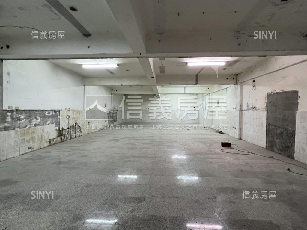 三多正路面寬醒目雙透店房屋室內格局與周邊環境
