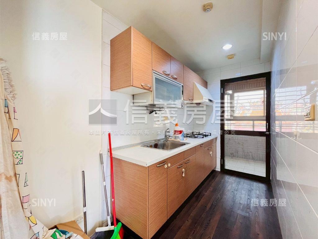 高醫建工屋況美的三房車位房屋室內格局與周邊環境