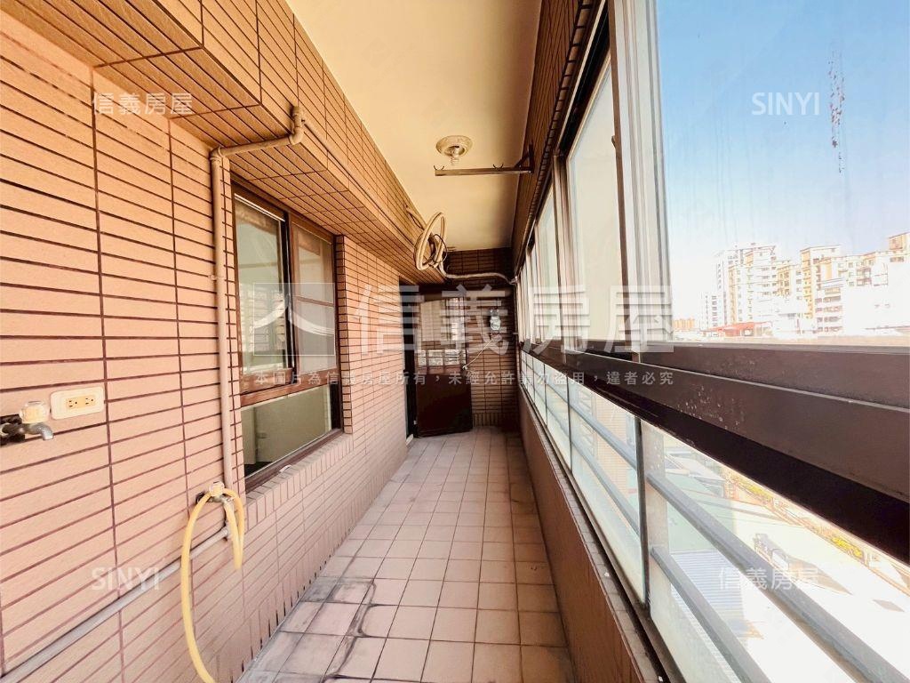 高醫建工屋況美的三房車位房屋室內格局與周邊環境