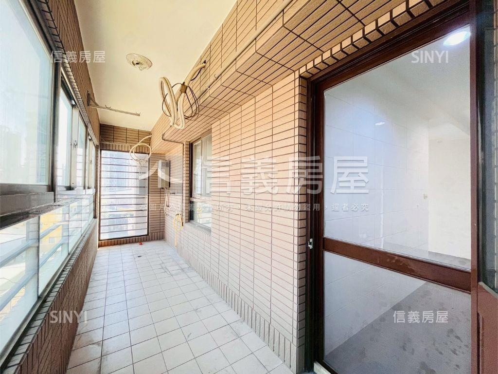 高醫建工屋況美的三房車位房屋室內格局與周邊環境