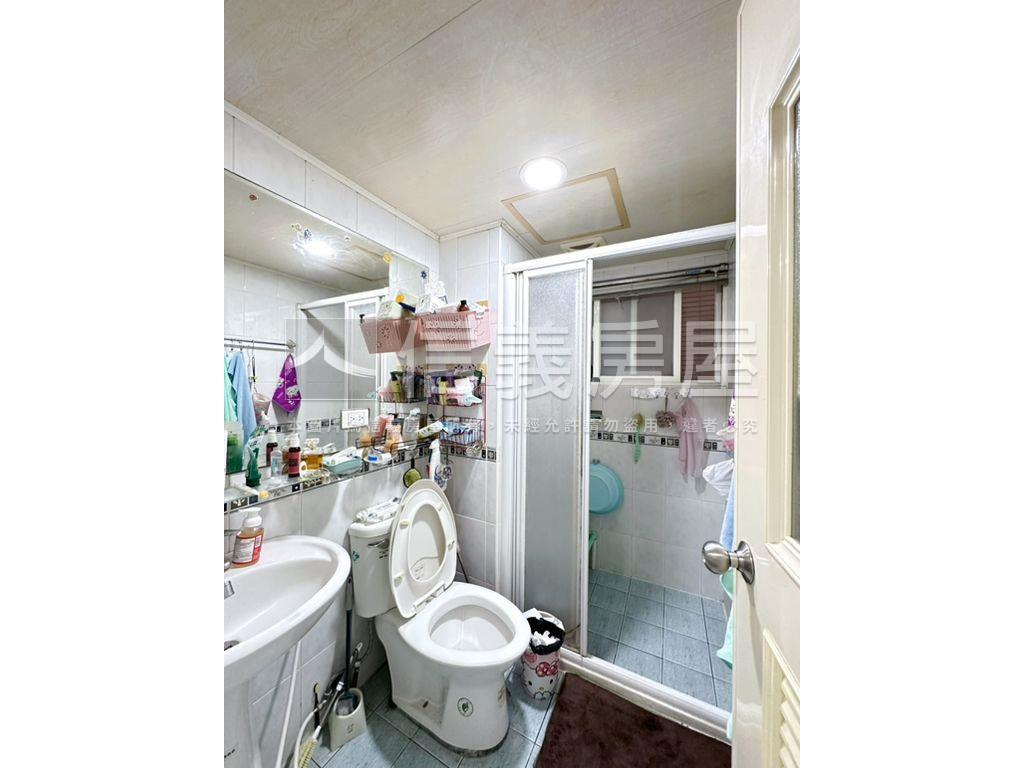 南屯通豪易購三房平車房屋室內格局與周邊環境