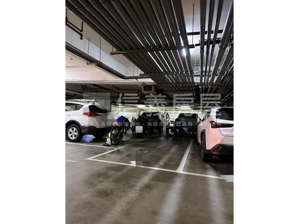 南屯通豪易購三房平車房屋室內格局與周邊環境