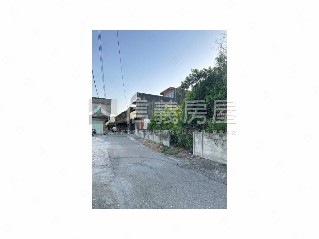 雲林四連棟毛胚透天房屋室內格局與周邊環境