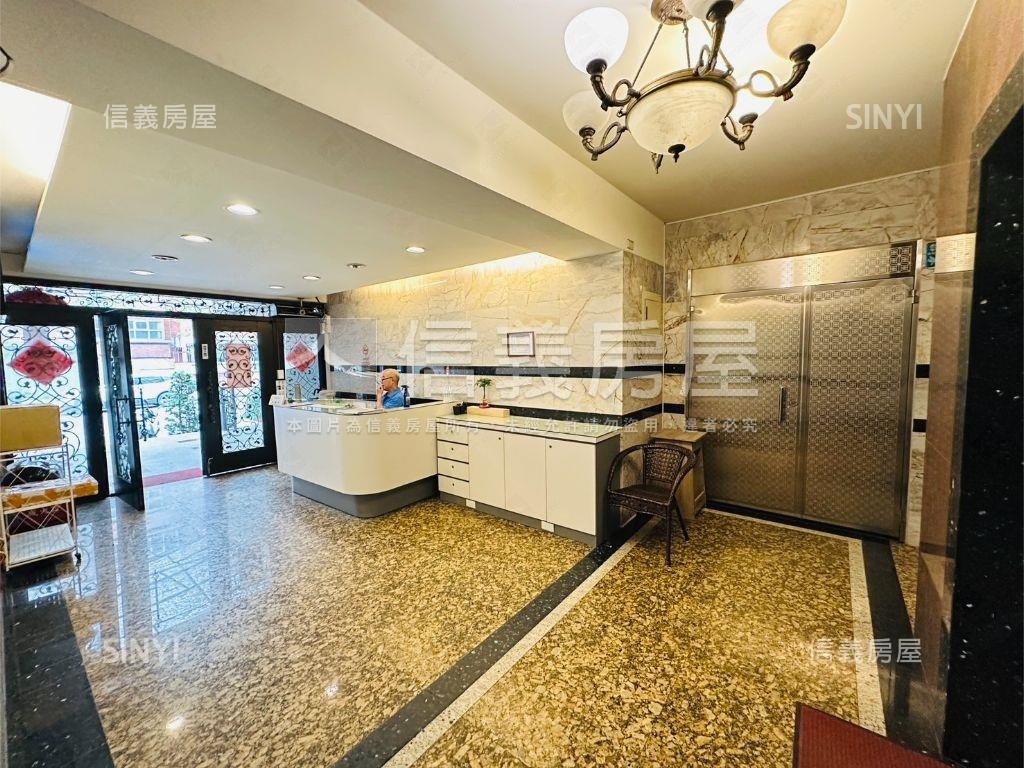 賓士大廈電梯三房房屋室內格局與周邊環境