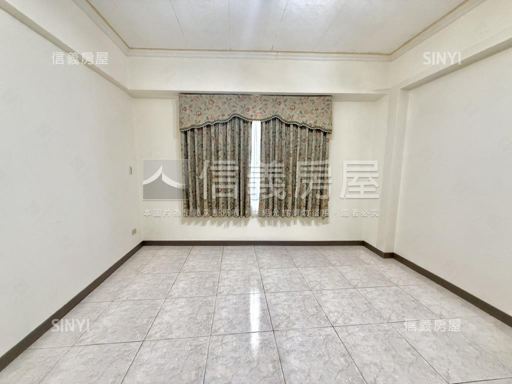 愛河旁熱鬧正路金透店房屋室內格局與周邊環境