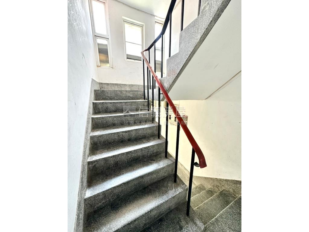 靜巷邊間三樓公寓房屋室內格局與周邊環境